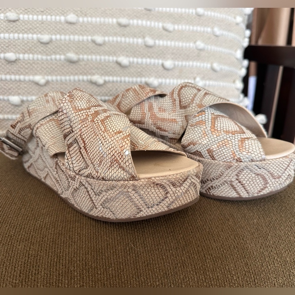 Women's Amuse Society X Matisse Snake Print Platform Wedge Sandals Size 8 - Picture 2 of 4